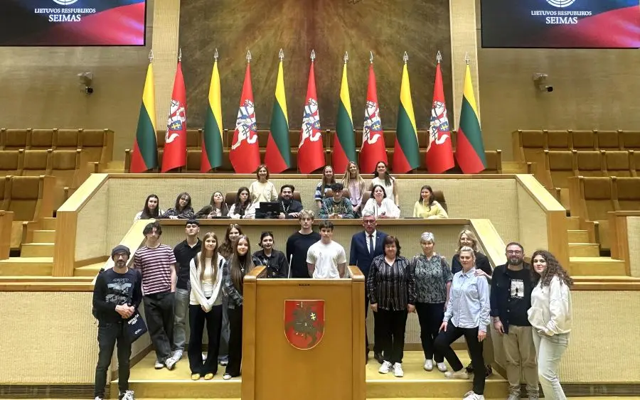 Mokykla, jungianti Europą: tarptautinė savaitė Radviliškio Lizdeikos gimnazijoje