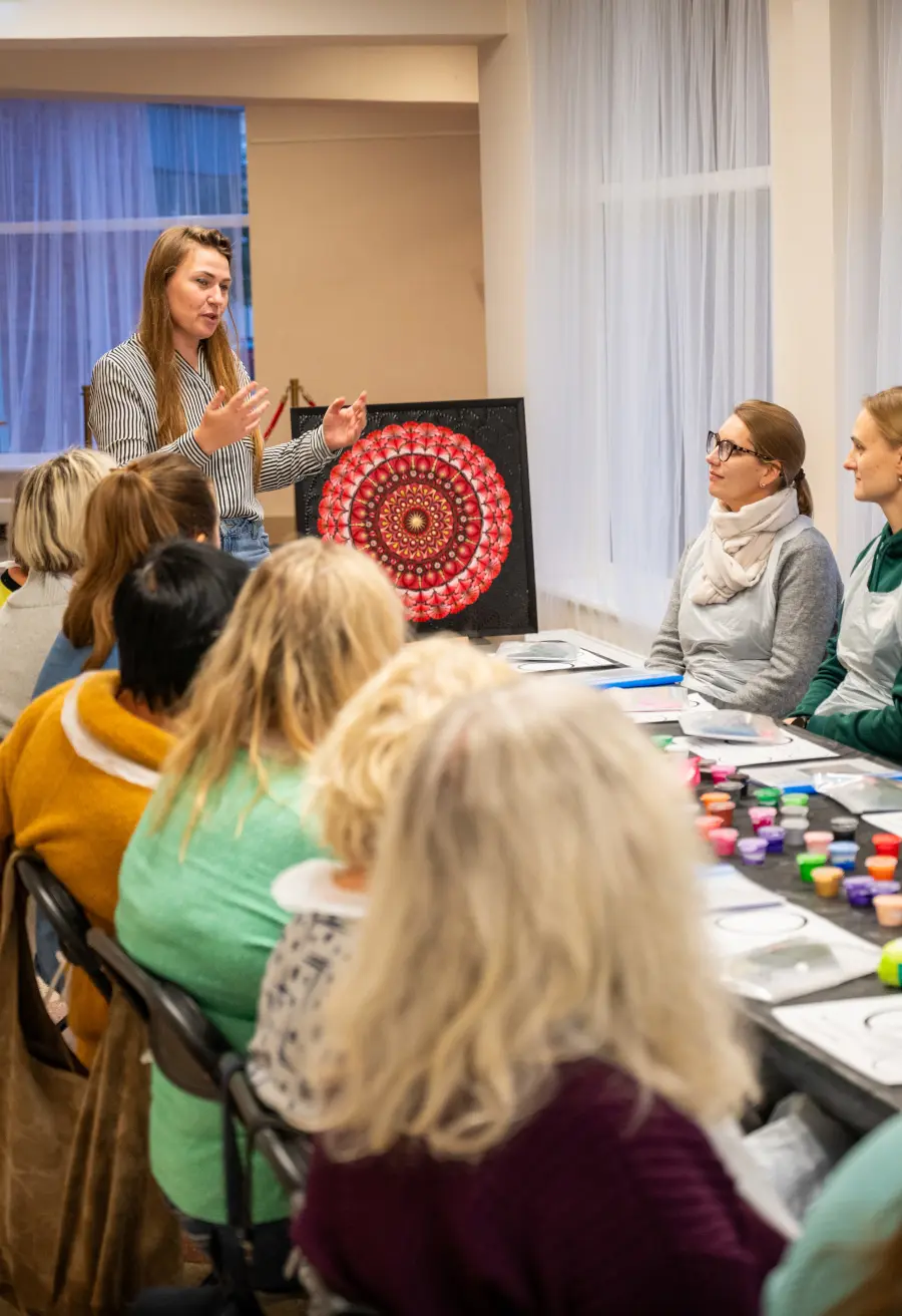 Rudens vakarai, suburiantys kurti: prasidėjo „Taškavimo meno“ užsiėmimai