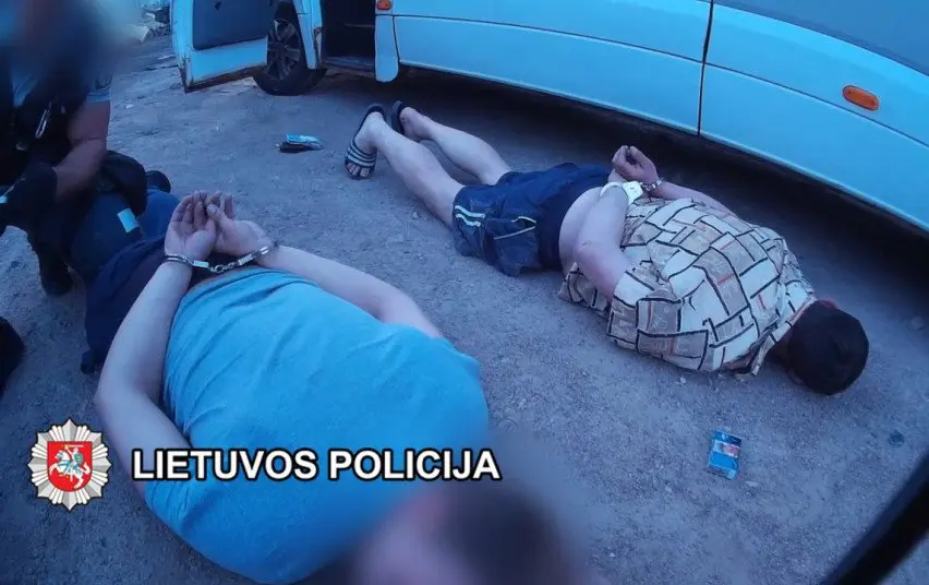 Į Lietuvą pargabentas vienas iš, įtariama, tarptautiniu mastu veikusios nusikalstamos grupuotės narių