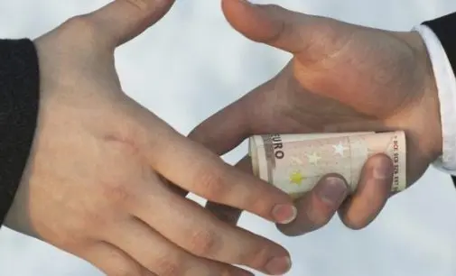 Baigtas ikiteisminis tyrimas dėl buvusio susisiekimo ministro galimo kyšininkavimo ir papirkimo