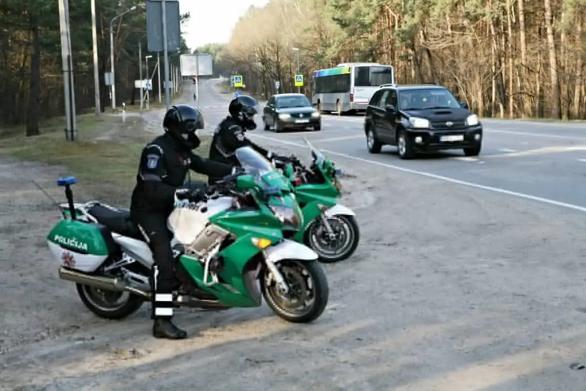 Policija atkreipia dėmesį į fiksuojamus motociklininkų pažeidimus