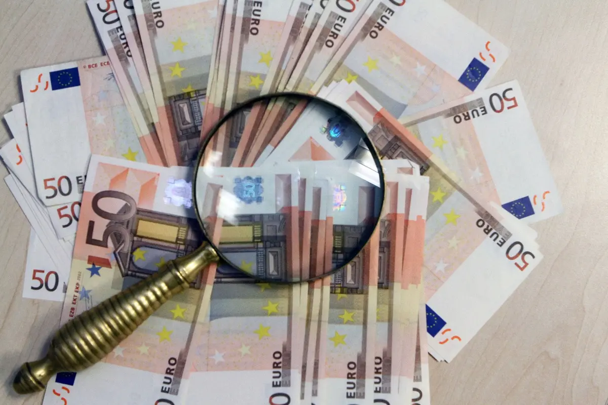 Teismas pradeda nagrinėti bylą dėl galimos plataus masto korupcijos
