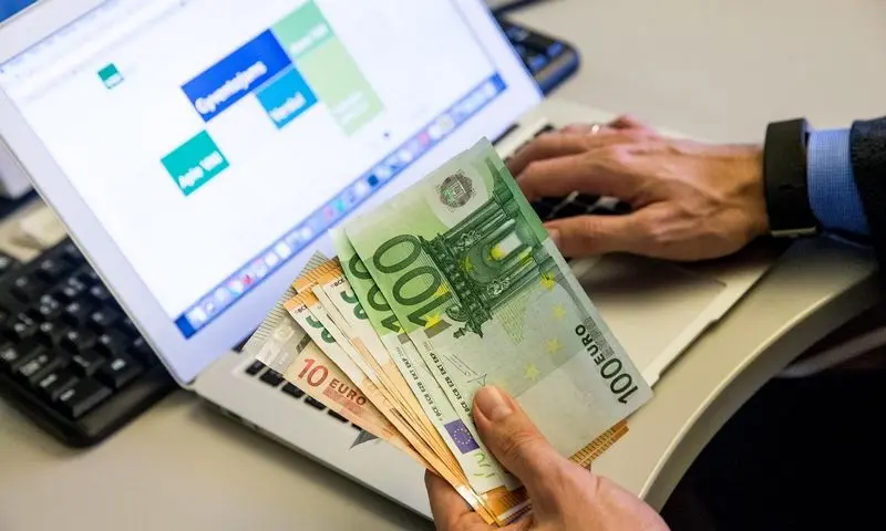 Jau galima įsigyti verslo liudijimus 2022 metams