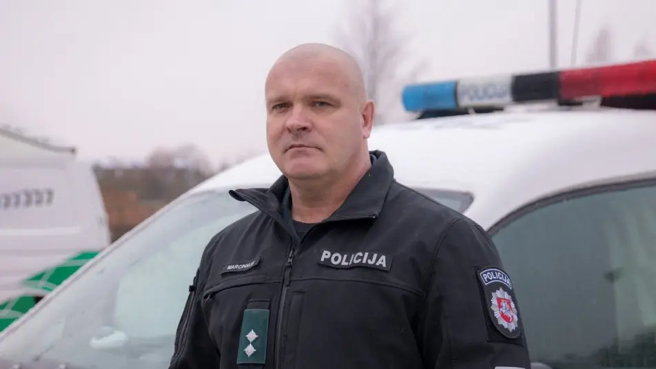 Policijos mokyklos instruktoriui ne tarnybos metu pričiupus girtą vairuotoją šis prisipažino: „Aš visiškai girtas“