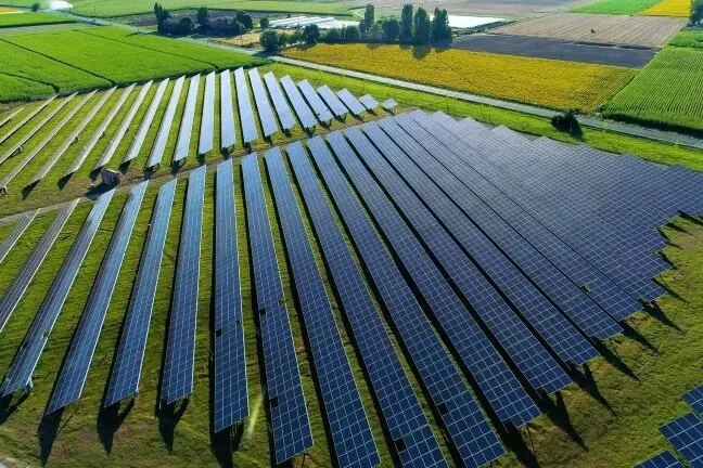 Saulės elektrinių bumas: ar jaudintis, kad galime praleisti progą