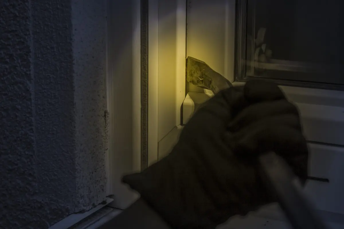 Vagys nugvelbė ratlankius ir padangas
