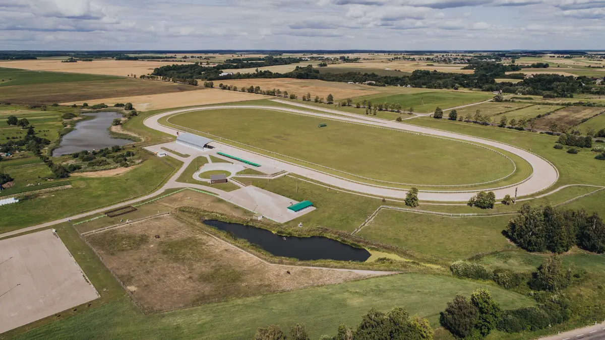 Vėl skelbiama Raseinių hipodromo nuoma