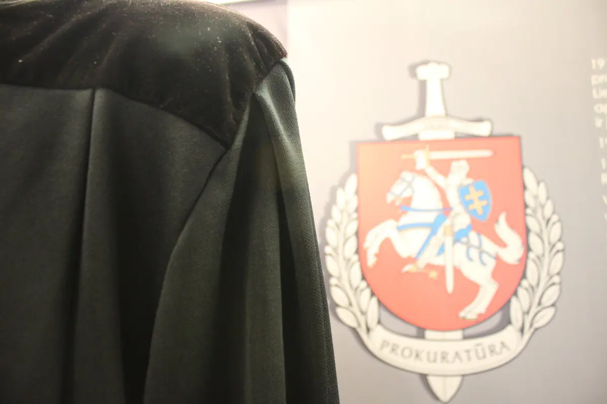 Prokuratūra sieks Raseiniuose sužalotos mažametės mamai ir jos draugui suėmimo