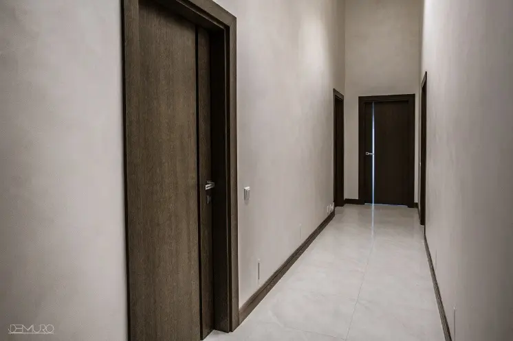 Itališkas sienų dekoras.