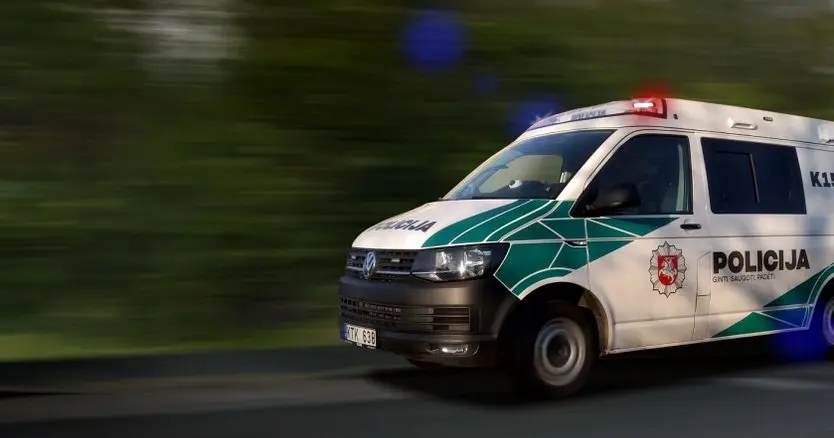 Girtas vyras neturėdamas teisės vairuoti partrenkė mažametę mergaitę