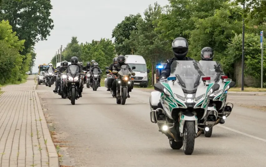 Kelių policija lydėjo motošaulius per Lietuvą