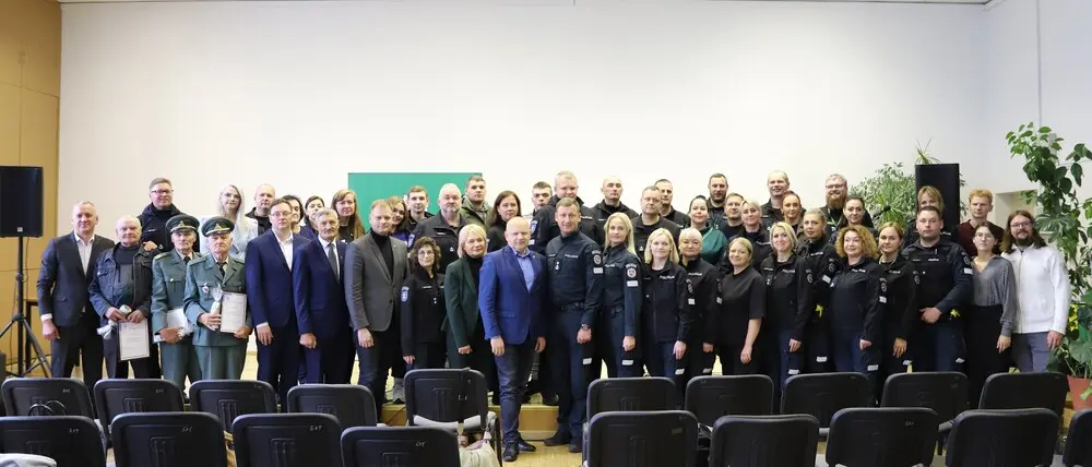 Raseiniuose paminėta Angelų Sargų diena: įvertinti nusipelnę pareigūnai ir jaunieji policijos rėmėjai