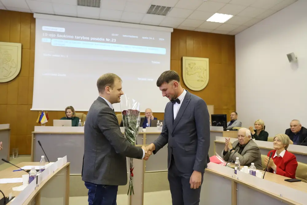 Arnas Zmitra paskirtas vicemeru, plečiamas socialinių būstų fondas ir finansuojami įvairūs bendruomenių projektai