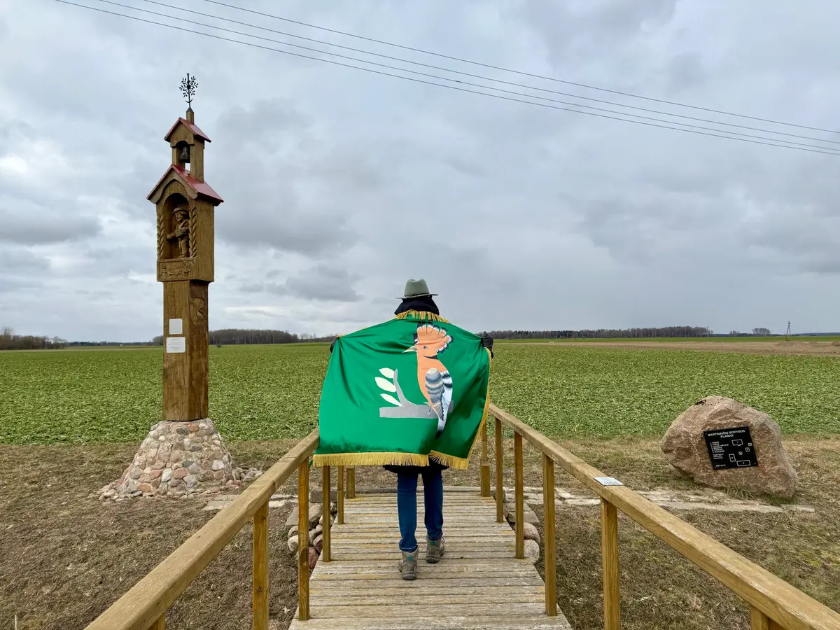 Kukutis išeina iš Paserbenčio – 200 km kelionė pėsčiomis į knygų mugę!
