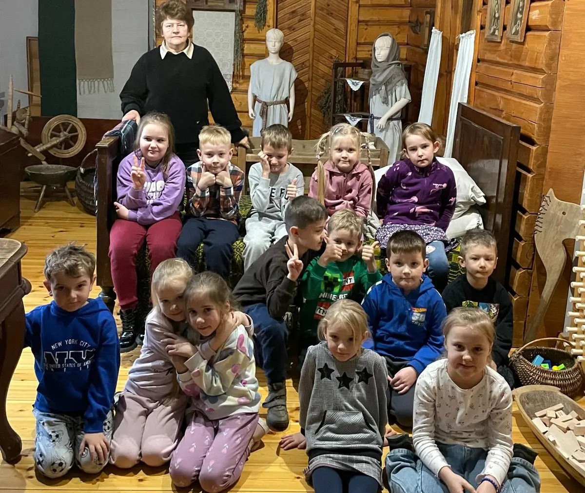 Saulutės darželio grupių „Kregždutės“ ir „Žirniukai“ išvyka į Raseinių krašto istorijos muziejų