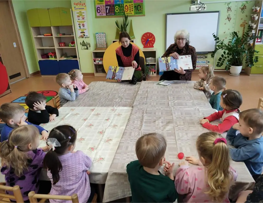 Rašytojos E. Daciūtės kūrybos skaitymai grupėje ,,Žiogeliai“