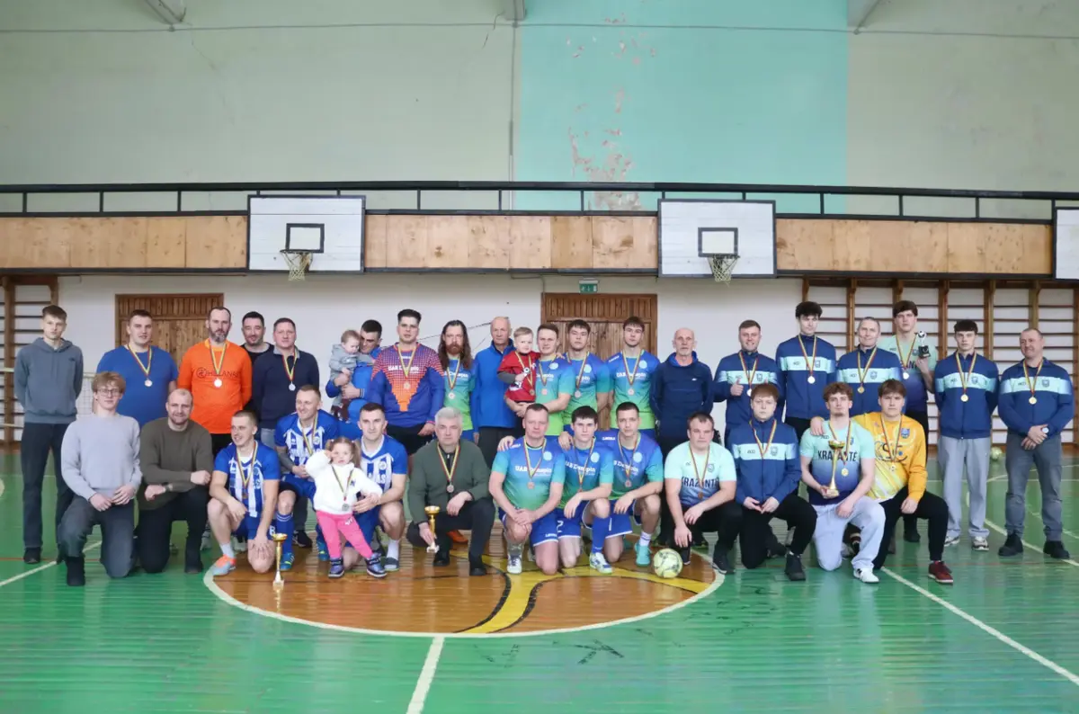 Salės futbolo turnyre kaimynų pergalė