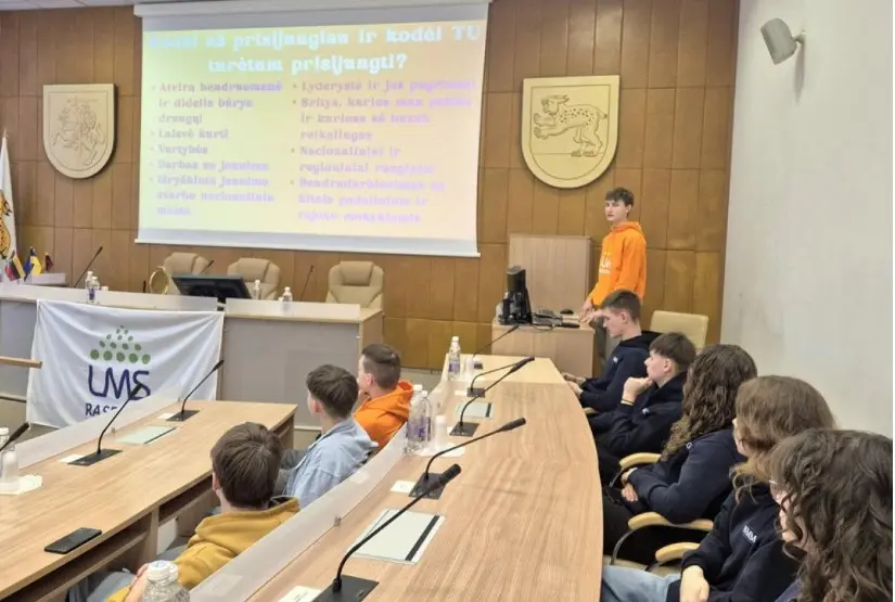Raseiniuose pristatyta Lietuvos moksleivių sąjungos veikla: jaunimas kviečiamas veikti