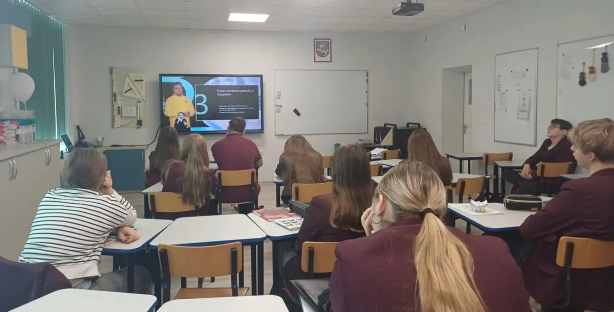 „Skaitmeninė banga“ – prasminga pamoka apie saugų internetą ir kritinį mąstymą