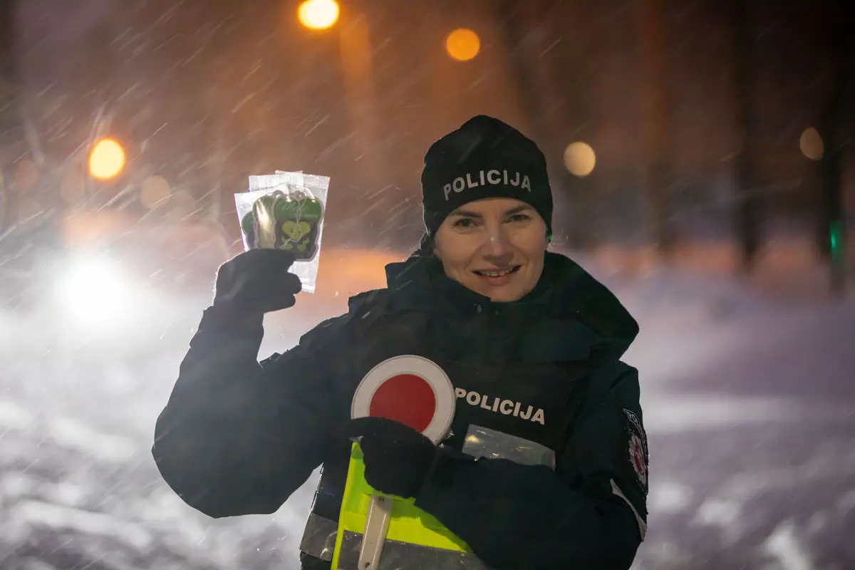 „Meilė veža saugiai“ – žalios širdelės pasklido visoje Lietuvoje
