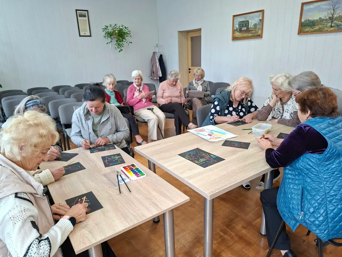 Girkalnio bibliotekoje – kūryba ir bendrystė su „Socialiniu receptu“