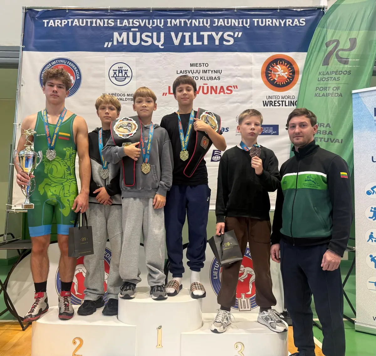 Raseinių laisvųjų imtynių atstovai sėkmingai pasirodė jubiliejiniame turnyre „Mūsų viltys“