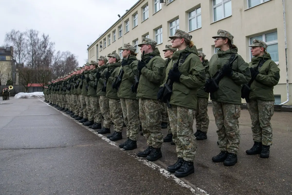 Karo akademijoje prisiekė Jaunesniųjų karininkų vadų mokymų klausytojai