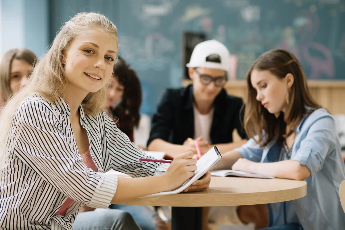 Liko savaitė pretenduoti į aukštąsias mokyklas: stojantieji kviečiami rinktis prioritetines studijas