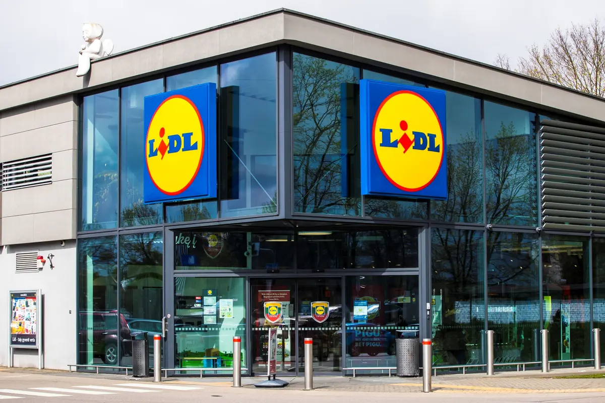 Prisijunk prie galingos „Lidl“ komandos: naujoje darbdavio įvaizdžio kampanijoje – komandiškumas, karjeros galimybės ir konkurencingas atlygis