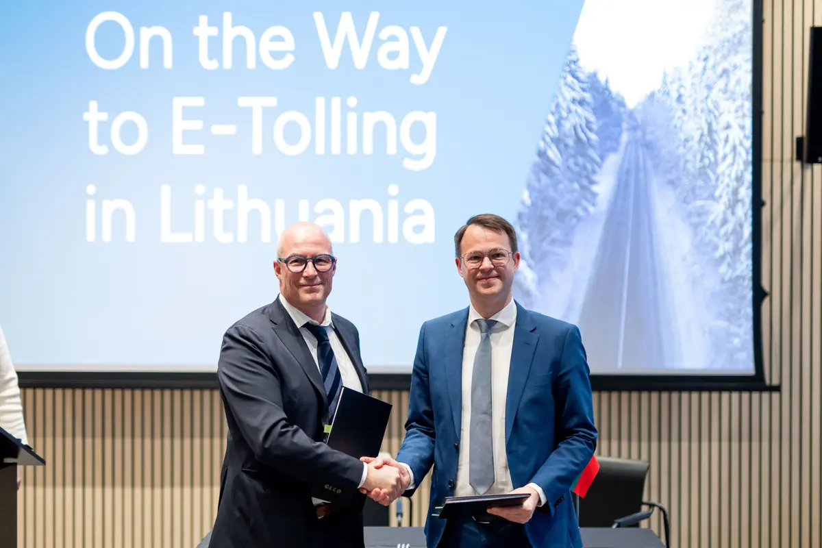 „Via Lietuva“ pasirašė e-tolling sistemos diegimo sutartį su konkursą laimėjusia austrų įmone „Kapsch TrafficCom“