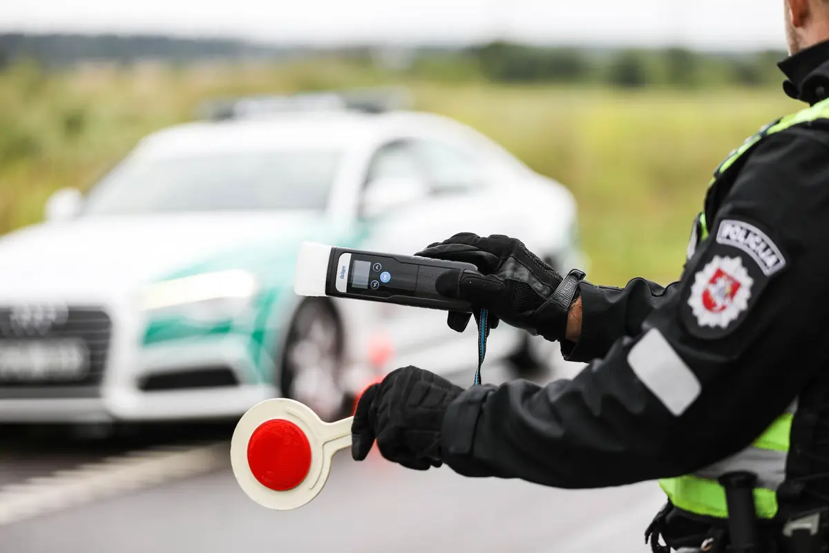 Policijos prevencinės priemonės šalies keliuose balandžio mėnesį