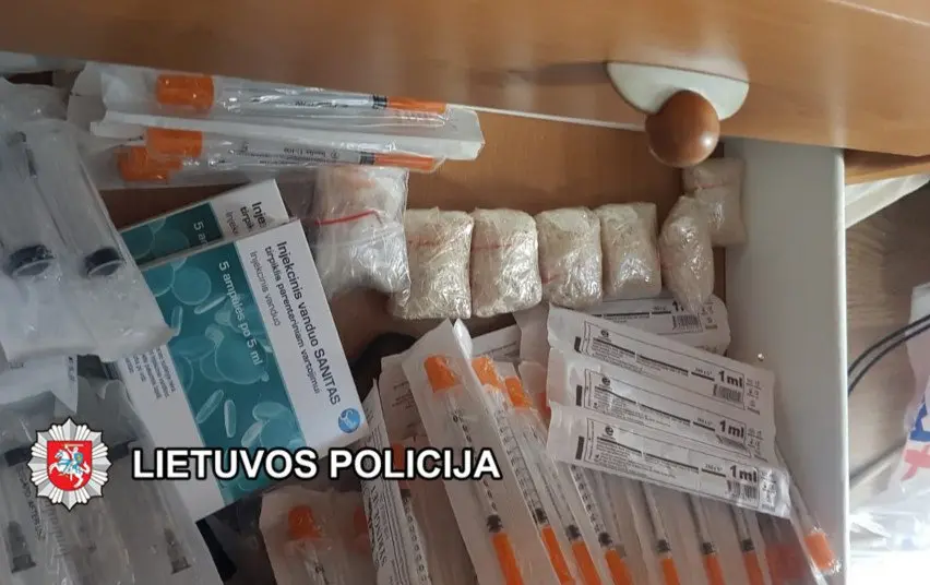 Rasta narkotinių medžiagų, kurių vertė nelegalioje rinkoje gali viršyti 18 000 eurų