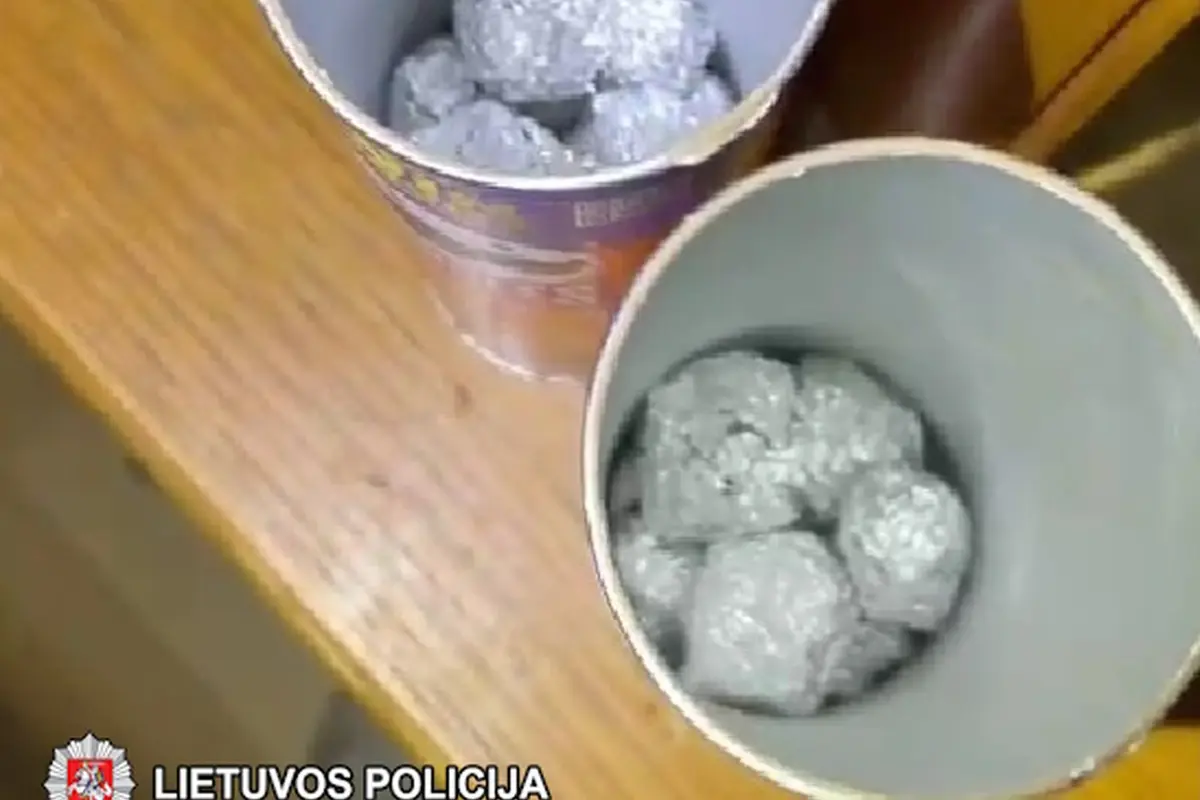Šilalės rajone sulaikyti asmenys platinę ir pirkę narkotines medžiagas