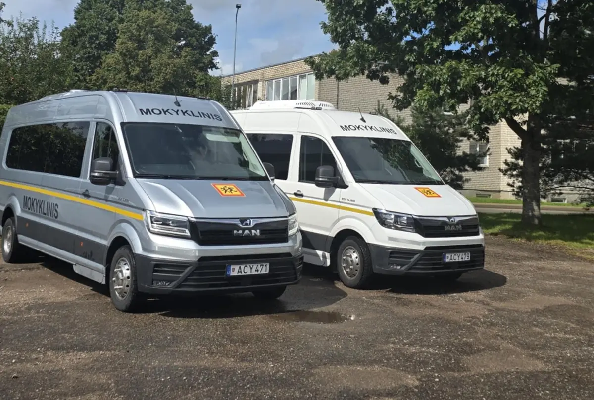 Įsigyti du nauji mokykliniai autobusai