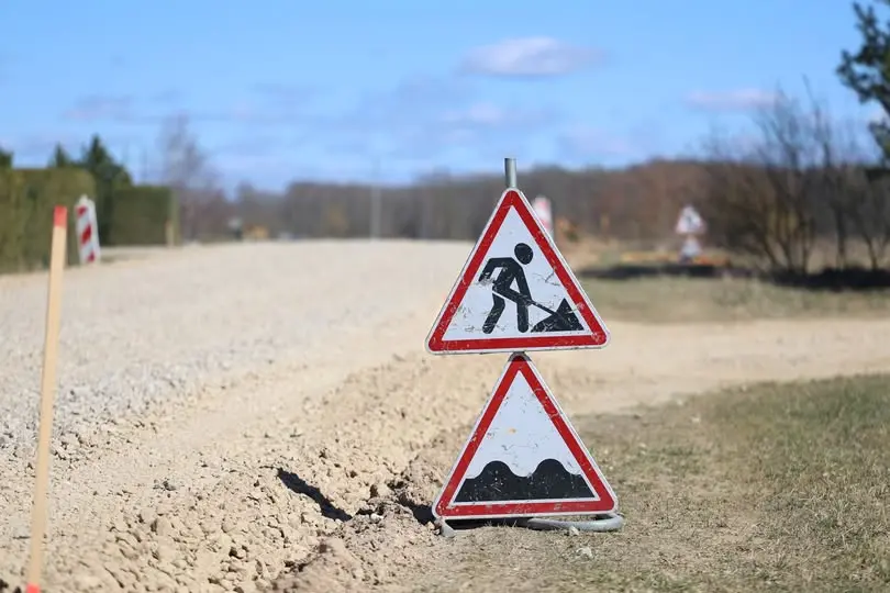 Pradėti Kvėdarnos seniūnijos Grimzdų kaimo gatvių rekonstravimo darbai