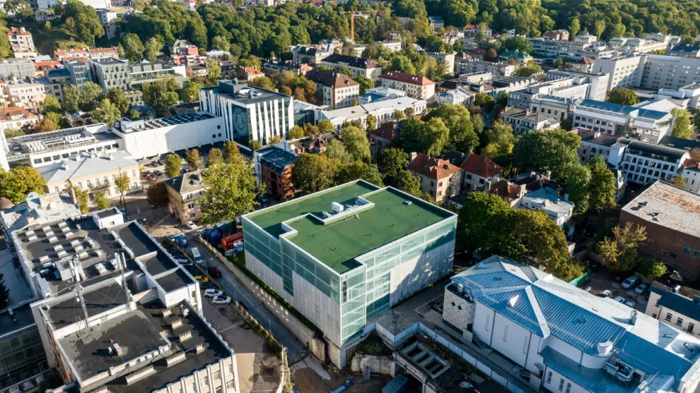 Kauno centre pradeda veikti daugiaaukštė automobilių saugykla