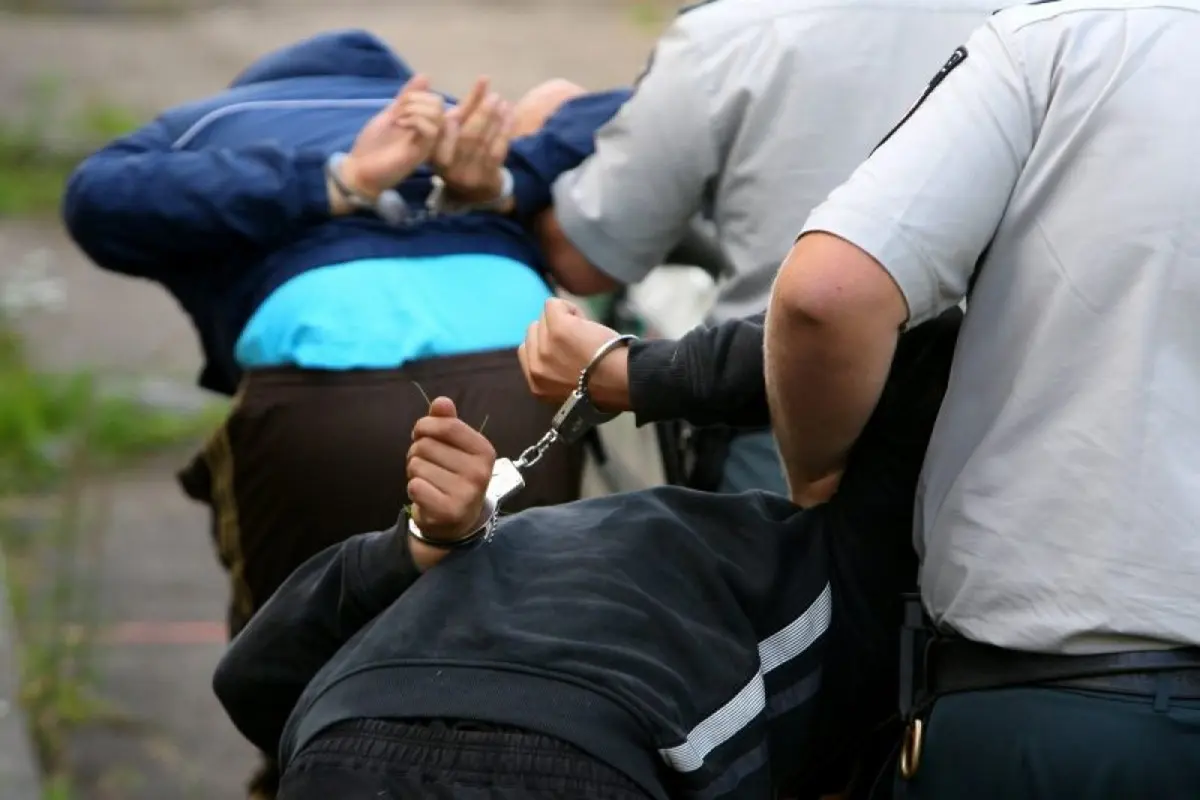 Vagystę įvykdę įtariamieji pasidžiaugti laimikiu nespėjo, nes buvo operatyviai sulaikyti policijos pareigūnų