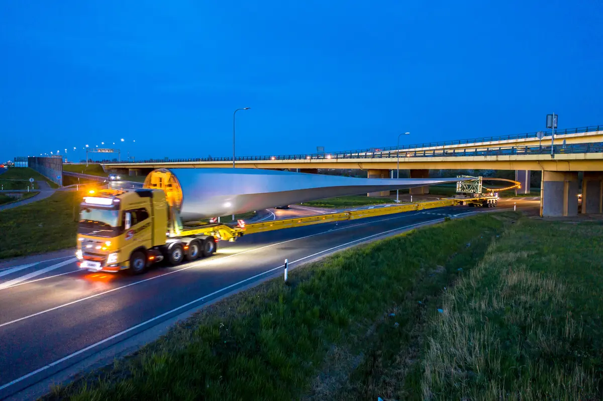 „Ignitis renewables“ ruošiasi didelių vėjo elektrinių dalių gabenimui