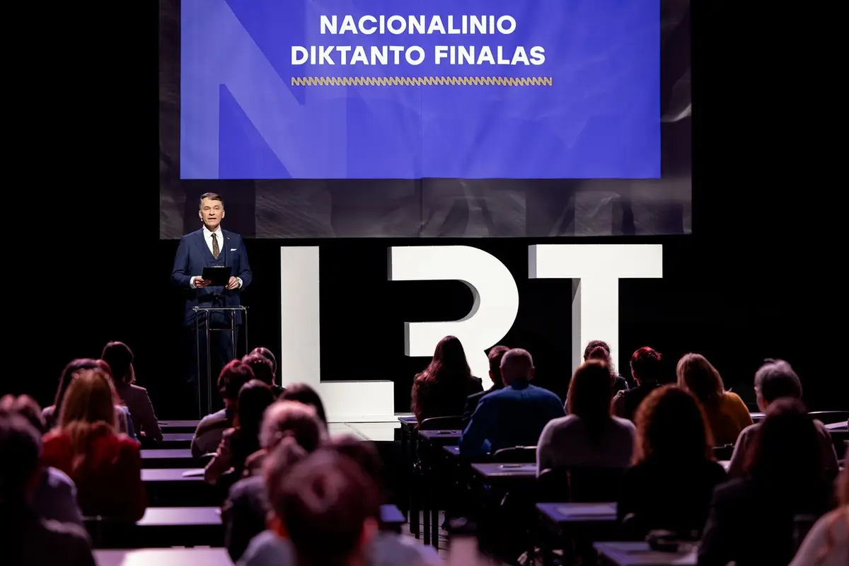 Apdovanoti Nacionalinio diktanto nugalėtojai: tekstą be klaidų parašė ne vienas dalyvis