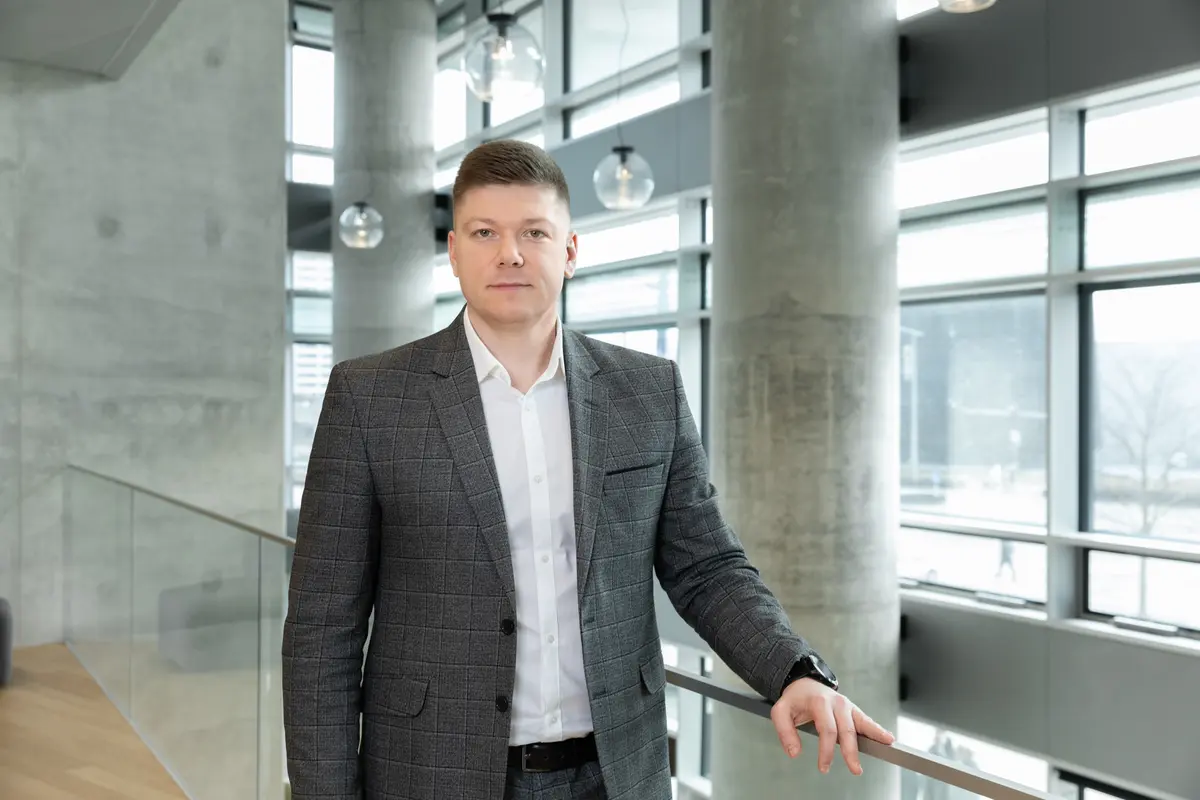 Pranešimas žiniasklaidai: 5 signalai, kad susidūrėte su sukčiumi, apsimetančiu banko darbuotoju