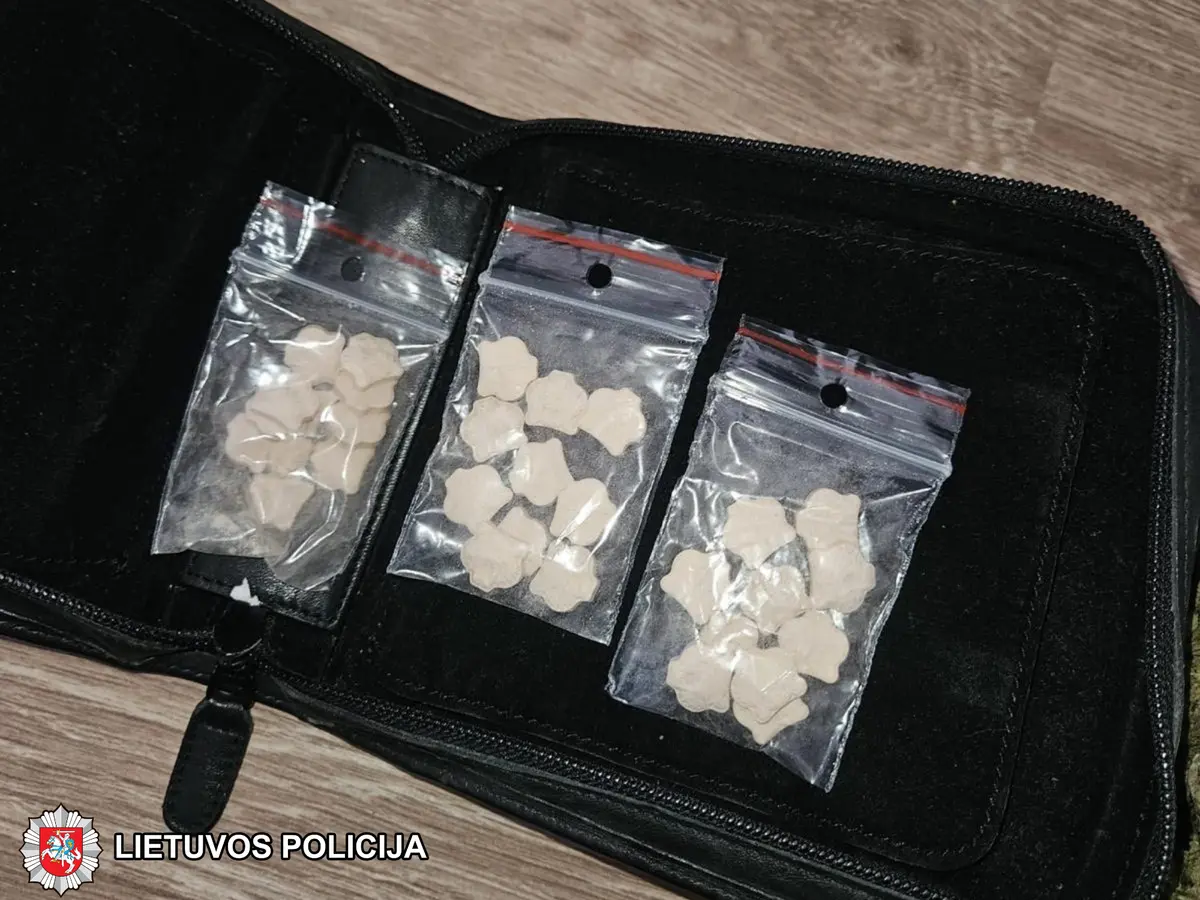 Marijampolės kriminalistai užkardė narkotikų platintojo veiklą Marijampolėje
