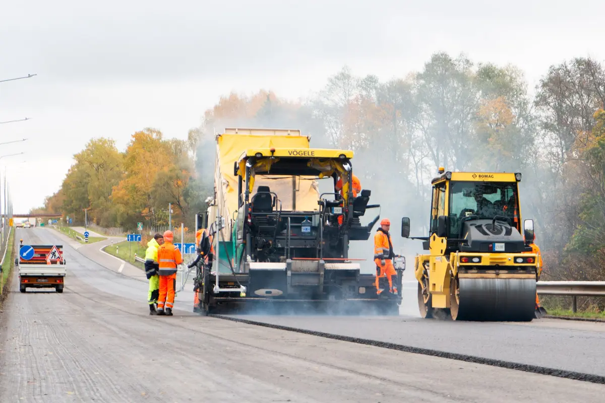 Prieš ilgąjį savaitgalį – gera žinia vairuotojams: mėnesiu anksčiau nei planuota baigti remonto darbai automagistralėje Vilnius-Kaunas-Klaipėda