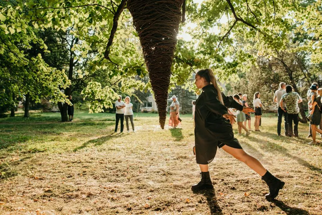 Land Art festivalis Girionyse: klajonės po dykumas ir pasaulio muzika