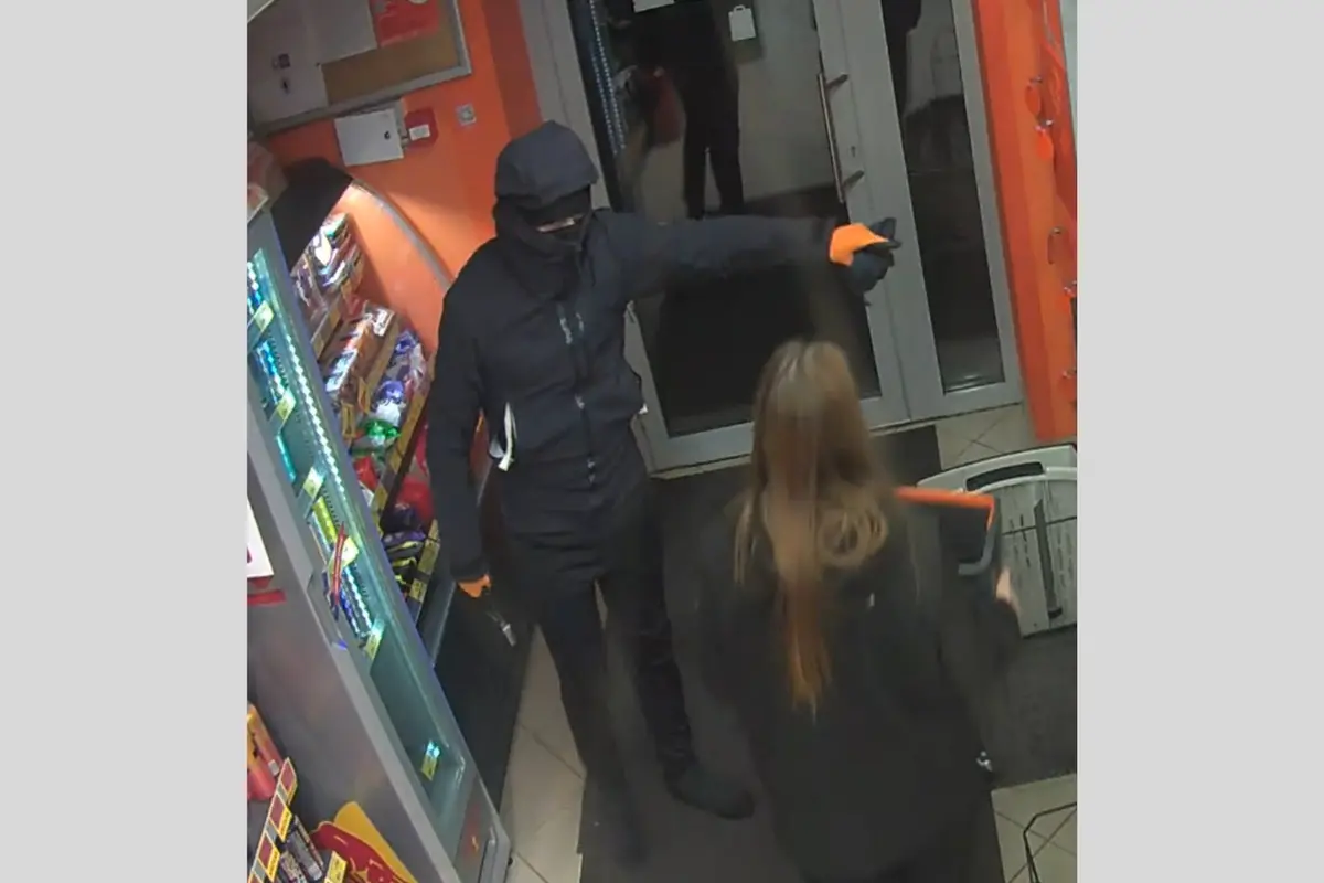 Kauno policija aiškinasi, kas apiplėšė parduotuvę