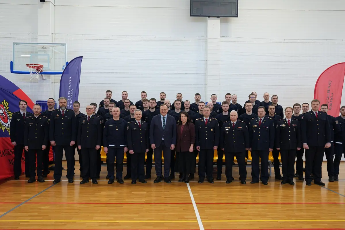 Ugniagesių gelbėtojų mokykloje Lietuvai iškilmingai prisiekė UG-25/40 grupės kursantai