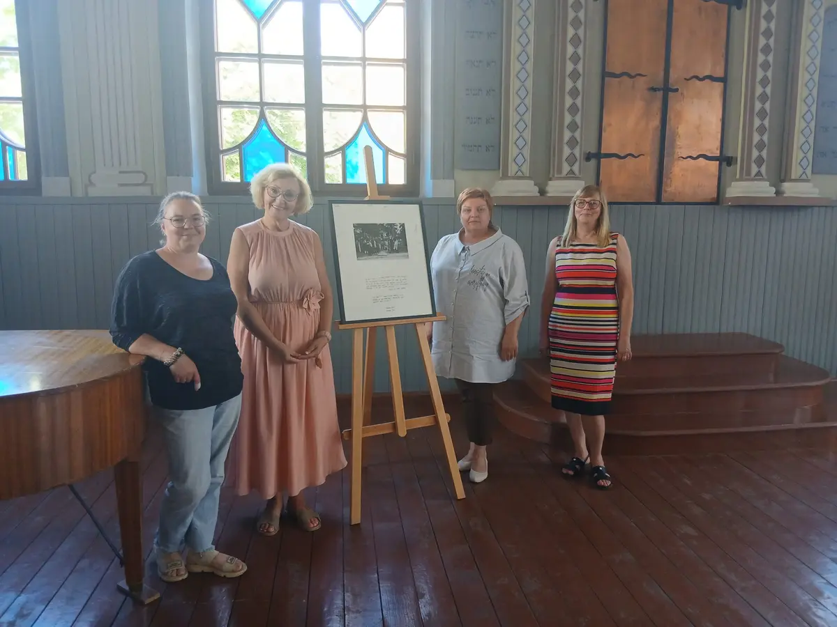 Joniškio raudonojoje sinagogoje atidaryta Artūro Morozovo fotografijų paroda „Tada, kai pamačiau tave”