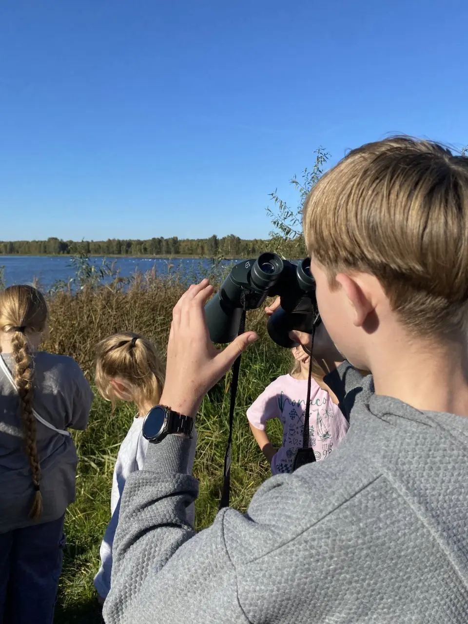 Jaunieji gamtininkai rudens paslaptis atrado patyriminėje stovykloje