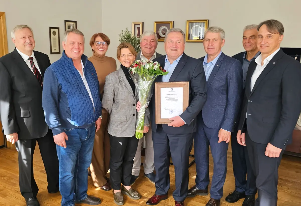 Savivaldybės kontrolieriaus karjerą baigusiam sauliui mickui padėkojo visi su juo dirbę savivaldybės merai